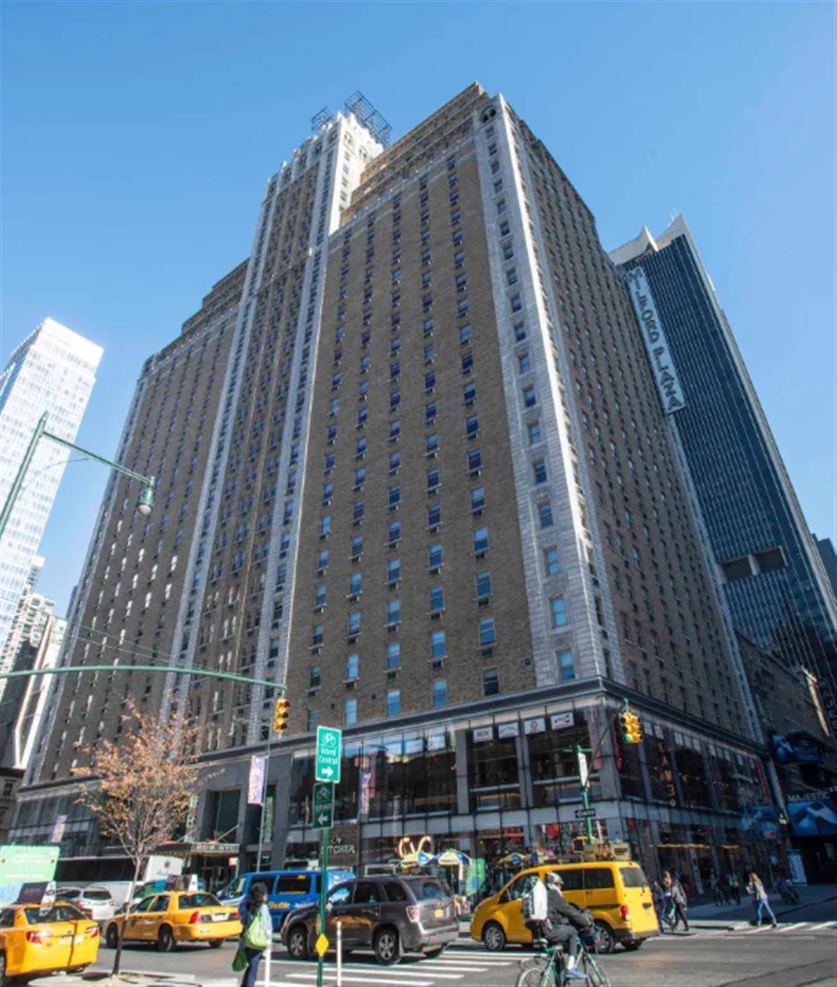 纽约将用豪华酒店免费接纳非法移民，原房价2千元人民币起步