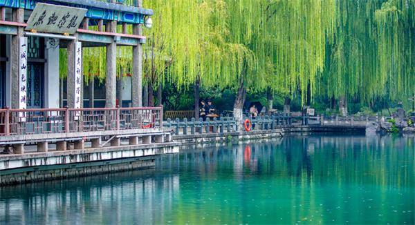 秋色满城 历下有约丨雨润泉城，双节同庆，天下第一泉邀您共赏烟雨诗画