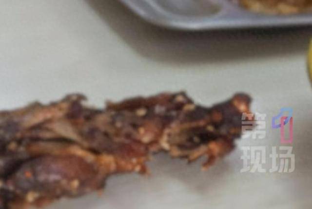 看吐了!上海一快餐店吃出活蛆,正在蠕动……店家回应