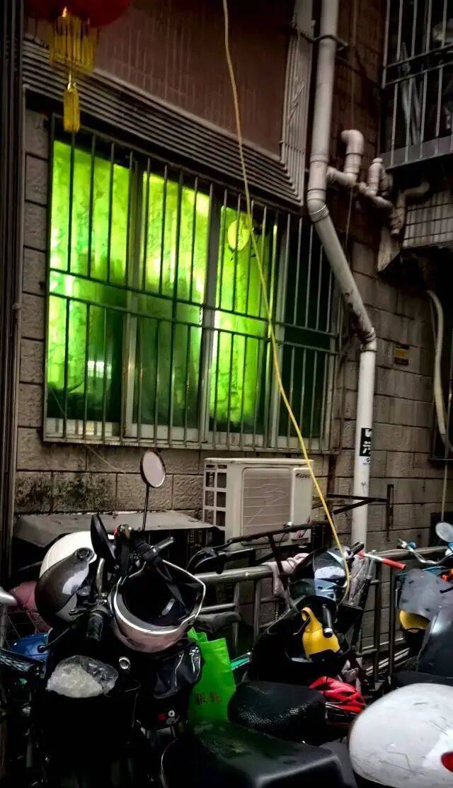 深圳一小区电动车管理引担忧,部门责令整改后,记者实探