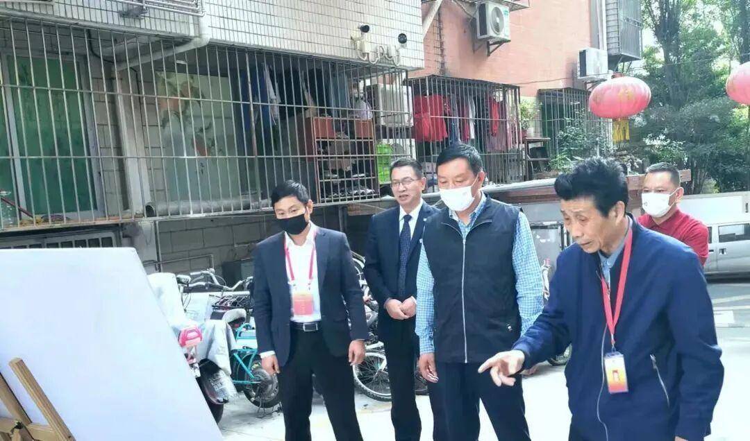 深圳一小区电动车管理引担忧,部门责令整改后,记者实探