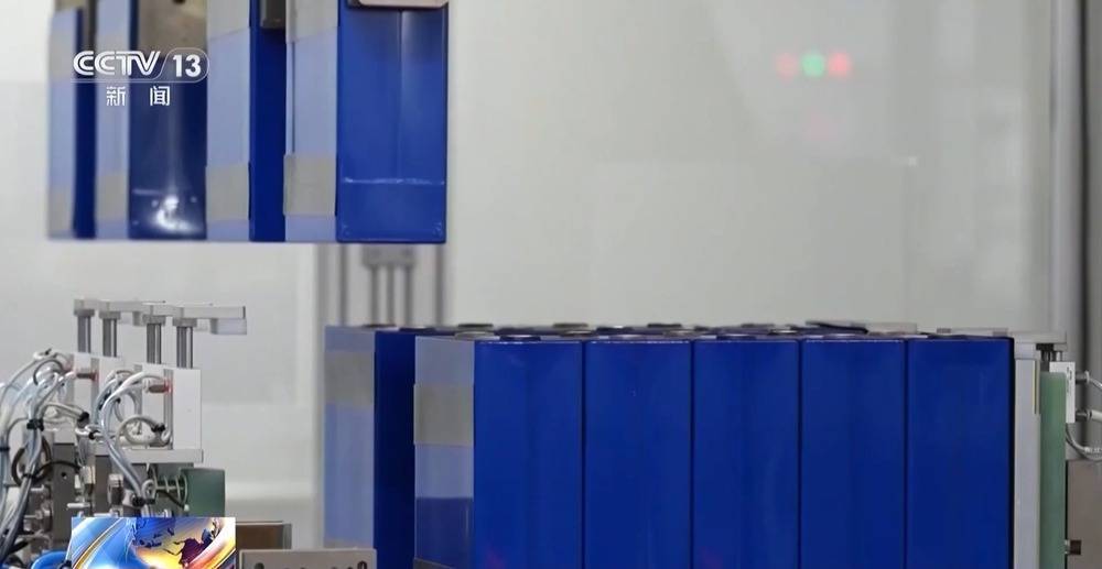 我国科学家破解固态电池充电关键难题