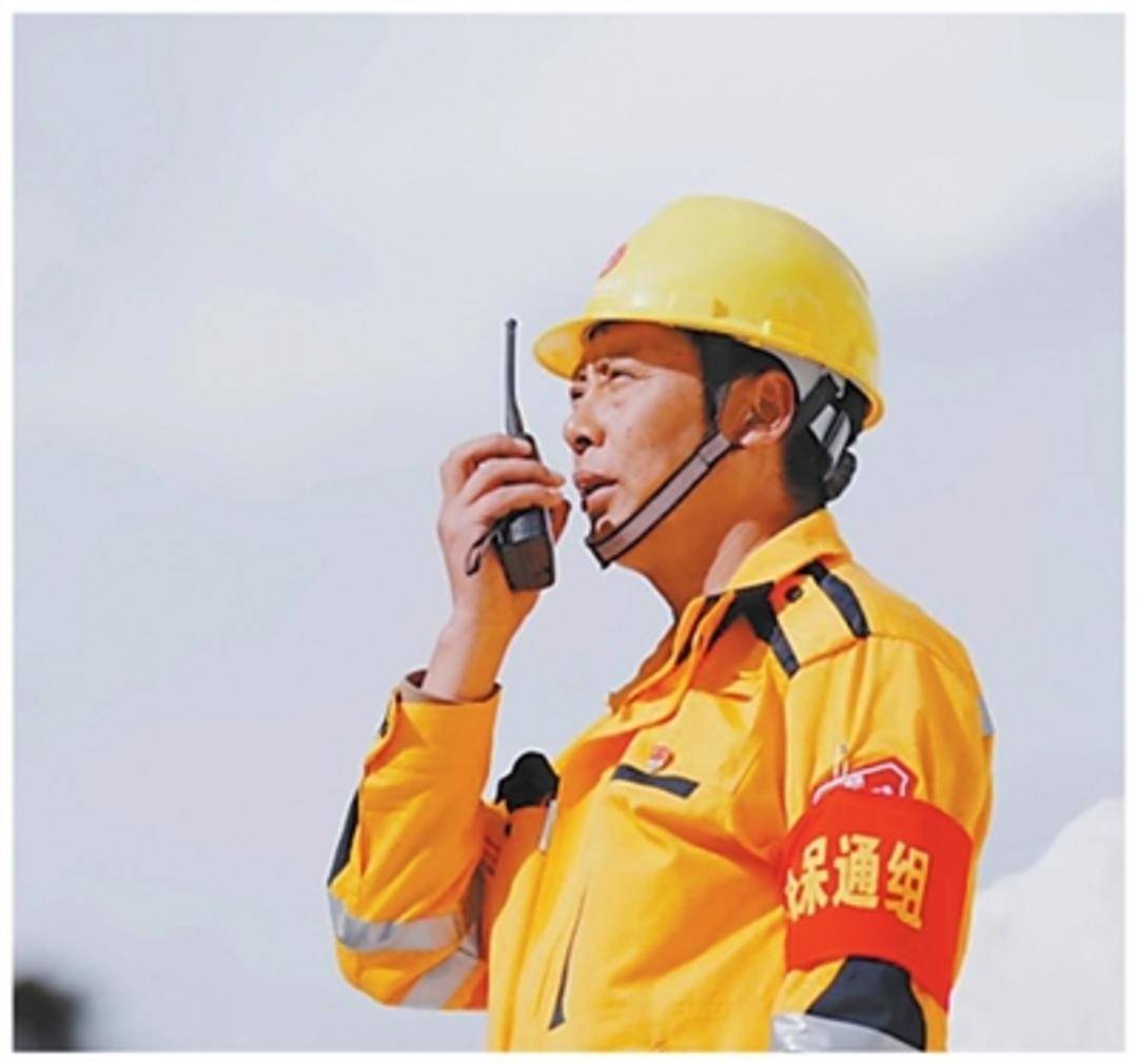 漫漫奋斗足迹,镌刻“两路”精神——两代护路人的对话(产经观察)