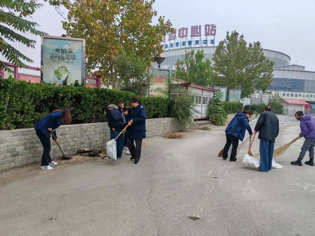 齐心协力清死角,洁净场站暖旅途