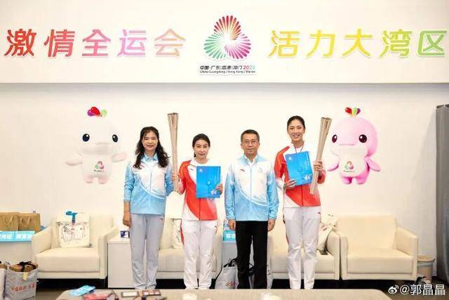 霍震霆:郭晶晶没提前告诉我