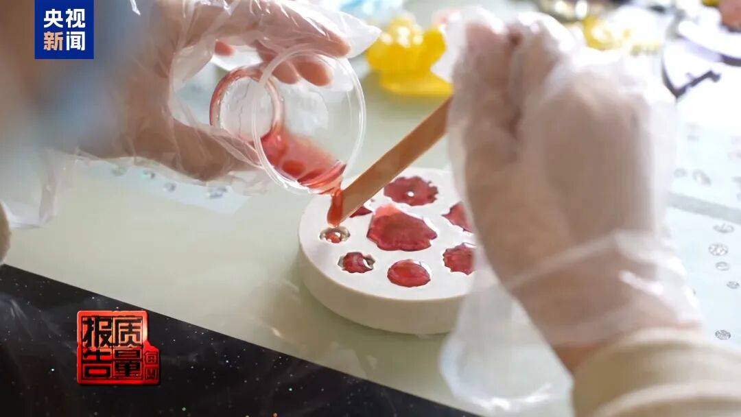 快扔掉!甲醛含量高出上限一倍多,戴防毒面具也不行!