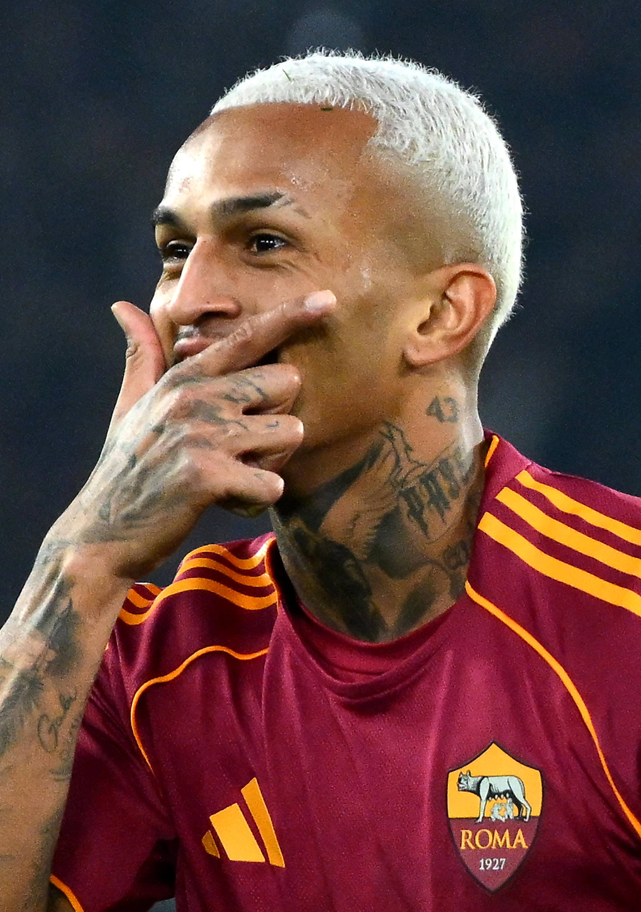 (外代二线)足球——意甲:罗马胜科莫